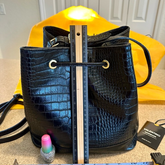 VALENTINO, Mario NEW Crossbody black bag. - Picture 11 of 13